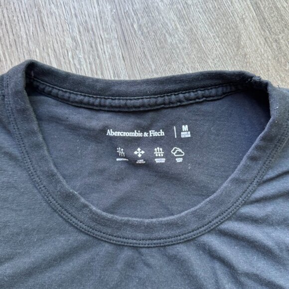 Abercrombie & Fitch Active Black Tee - Picture 3 of 3